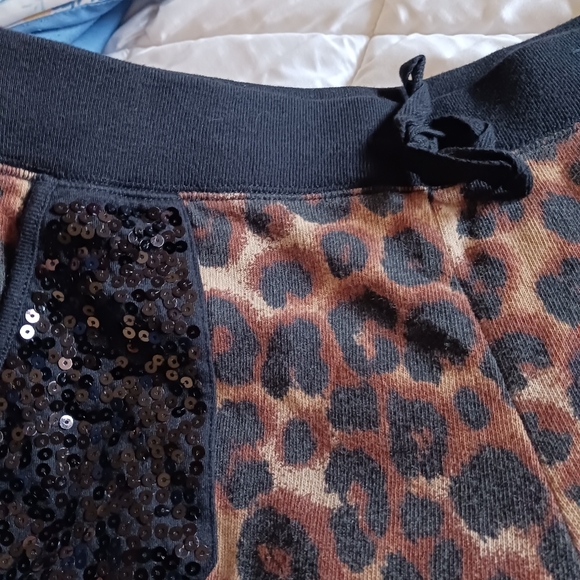 Cheetah sweat pants - Picture 8 of 9